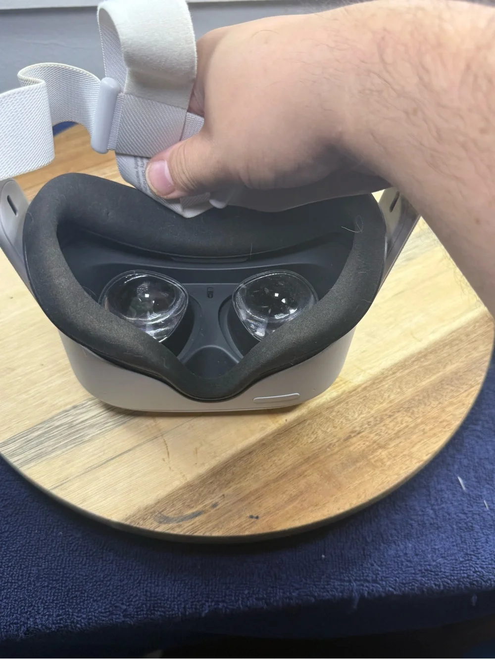 Oculus VR 64 GIG With Controllers And New Charging Stand By Nexigo